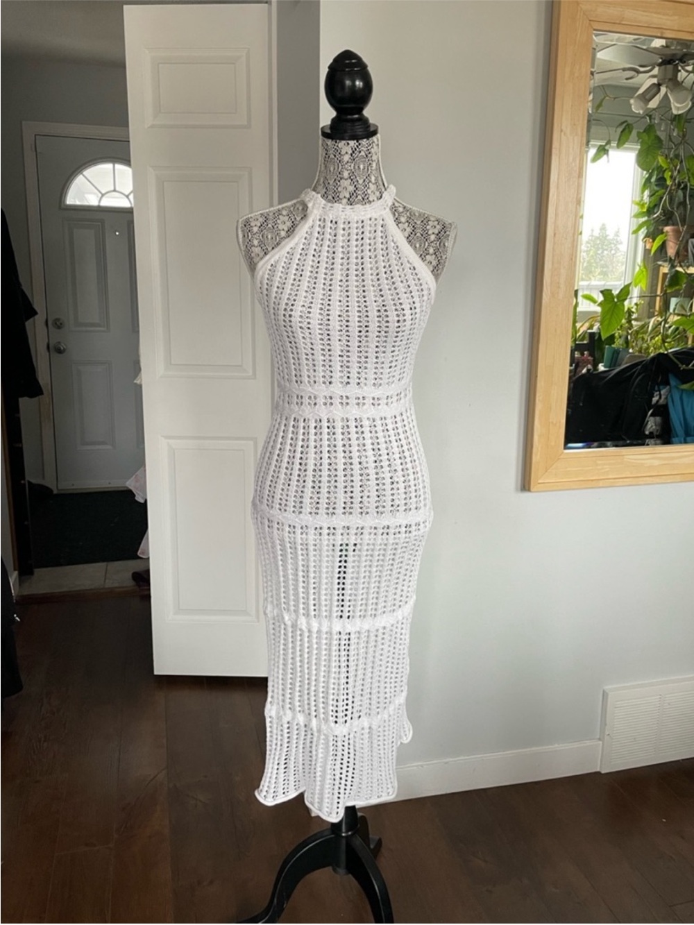 Cute White Halter Neck Crochet Bathing Swimsuit Cover Up Midi Dress. Small.